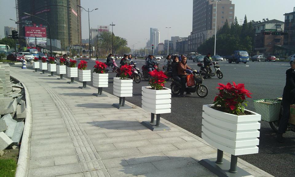 杭州闸弄口地铁站隔离绿化项目(图3)